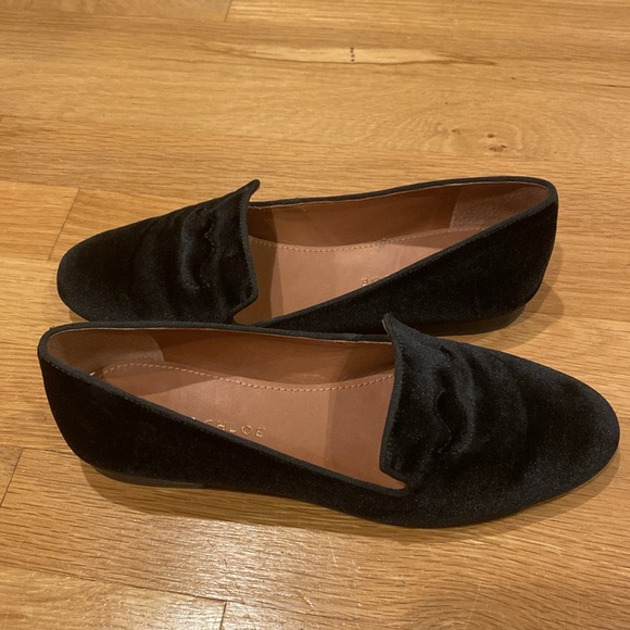 Neely & Chloe Velvet Flats. - Picture 2 of 7